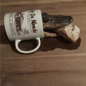 Reptile Coffee Mug with Alligator Design
